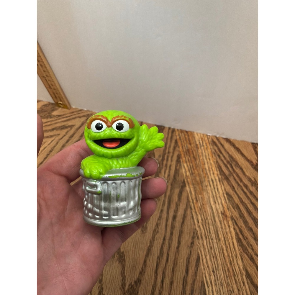 Kidcore Unisex Hasbro Sesame Street Oscar the Grouch Figure OS Green Silver